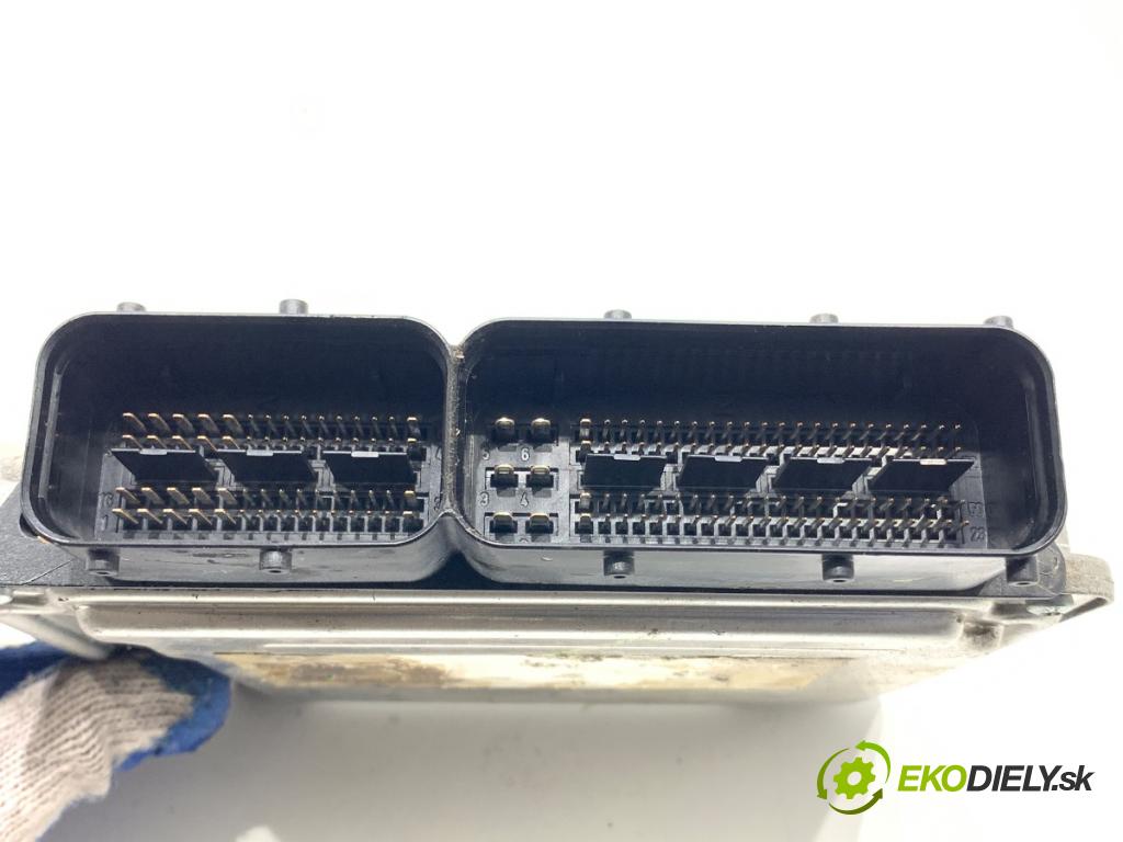 VW GOLF V Kombi 2007 77 kW 1.9 TDI 1896 riadiaca jednotka Motor 03G906021QJ (Riadiaca jednotka)