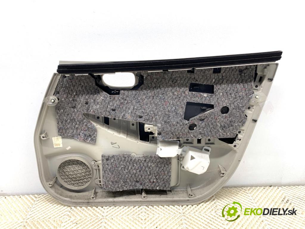 NISSAN LEAF ZE0 liftback 2013 80 kW Electric  čalúnenie Dvere ľavy predný