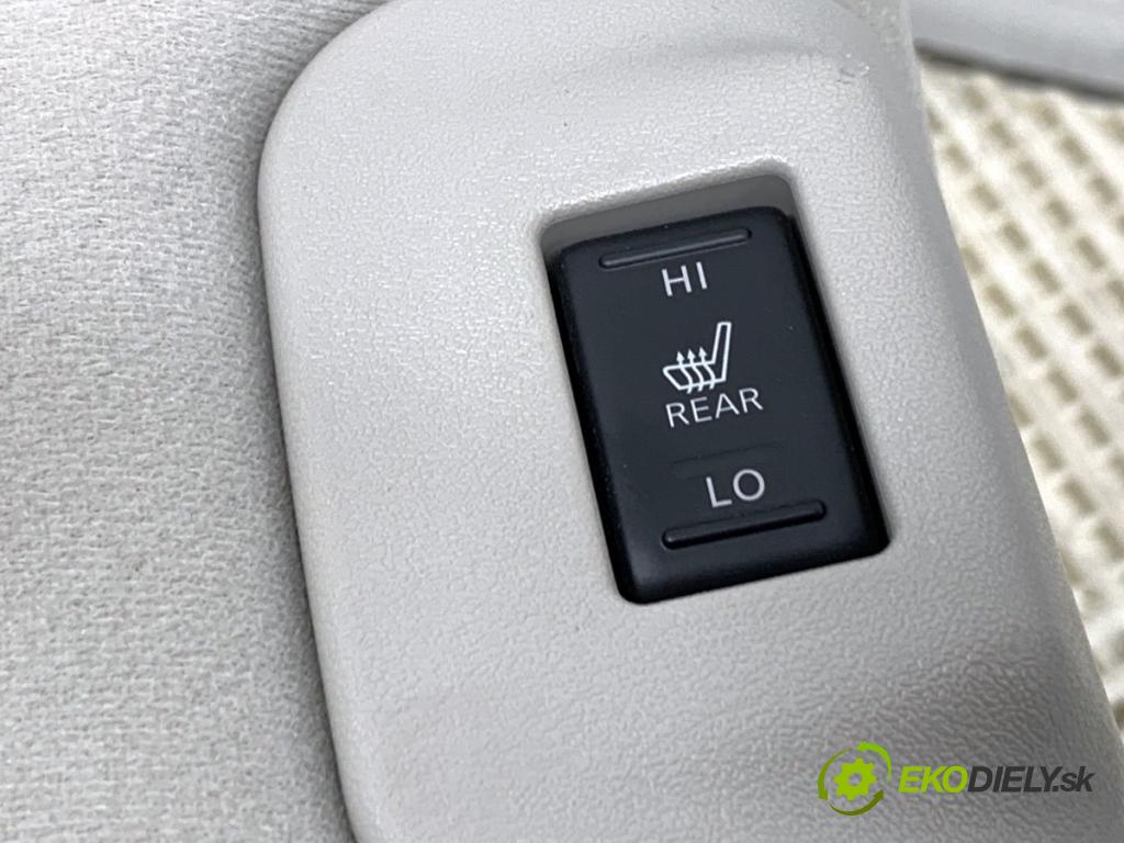 NISSAN LEAF ZE0 liftback 2013 80 kW Electric  Sedadlo pravy predný