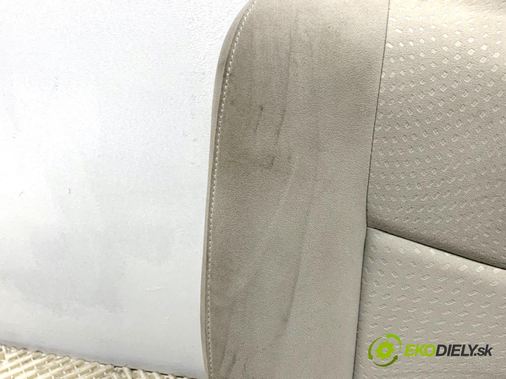 NISSAN LEAF ZE0 liftback 2013 80 kW Electric  Sedadlo druhý rad
