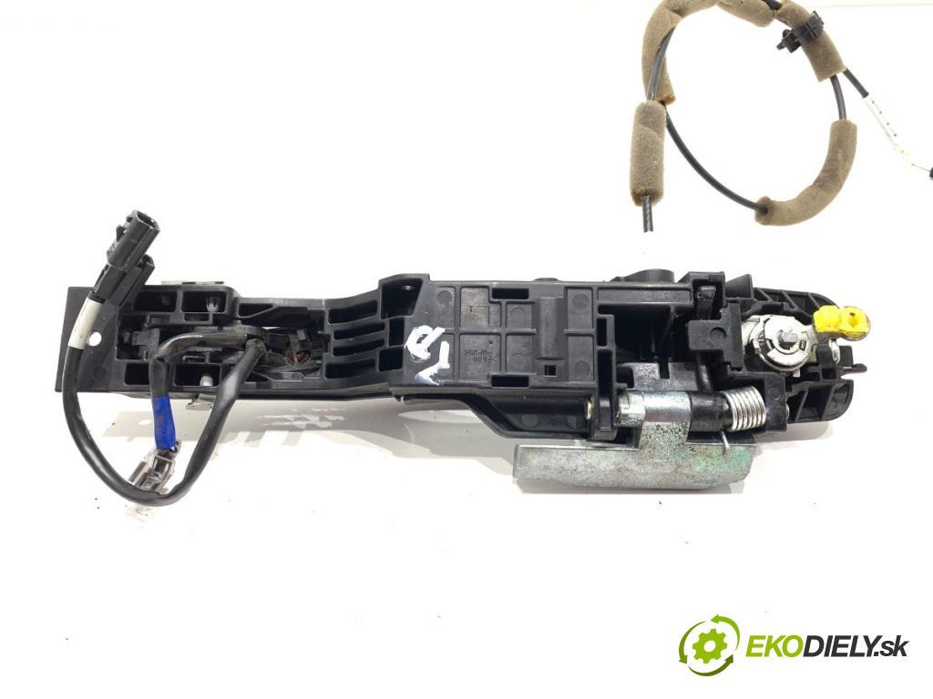 NISSAN LEAF ZE0 liftback 2013 80 kW Electric  Kľučka vonkajšia ľavy predný