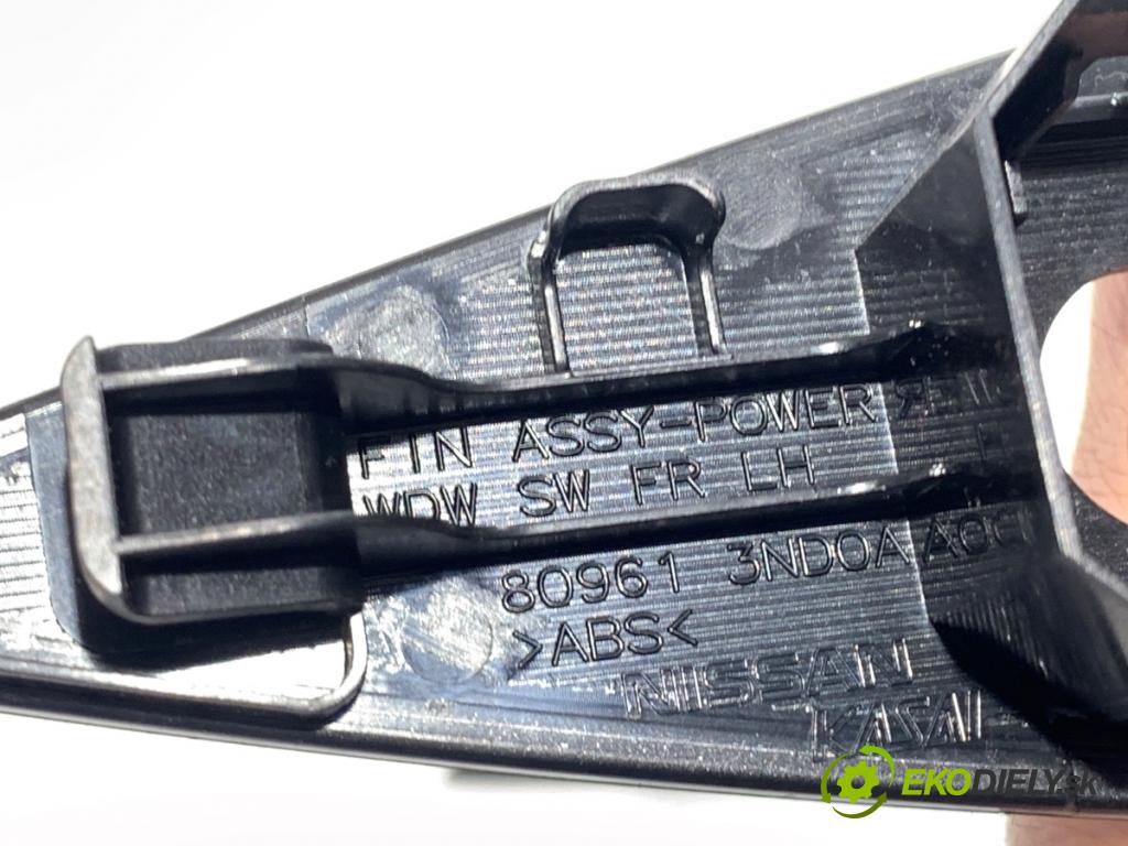 NISSAN LEAF ZE0 liftback 2013 80 kW Electric  lišty kryt 682603NA0A 809603NA0A (Lišta)