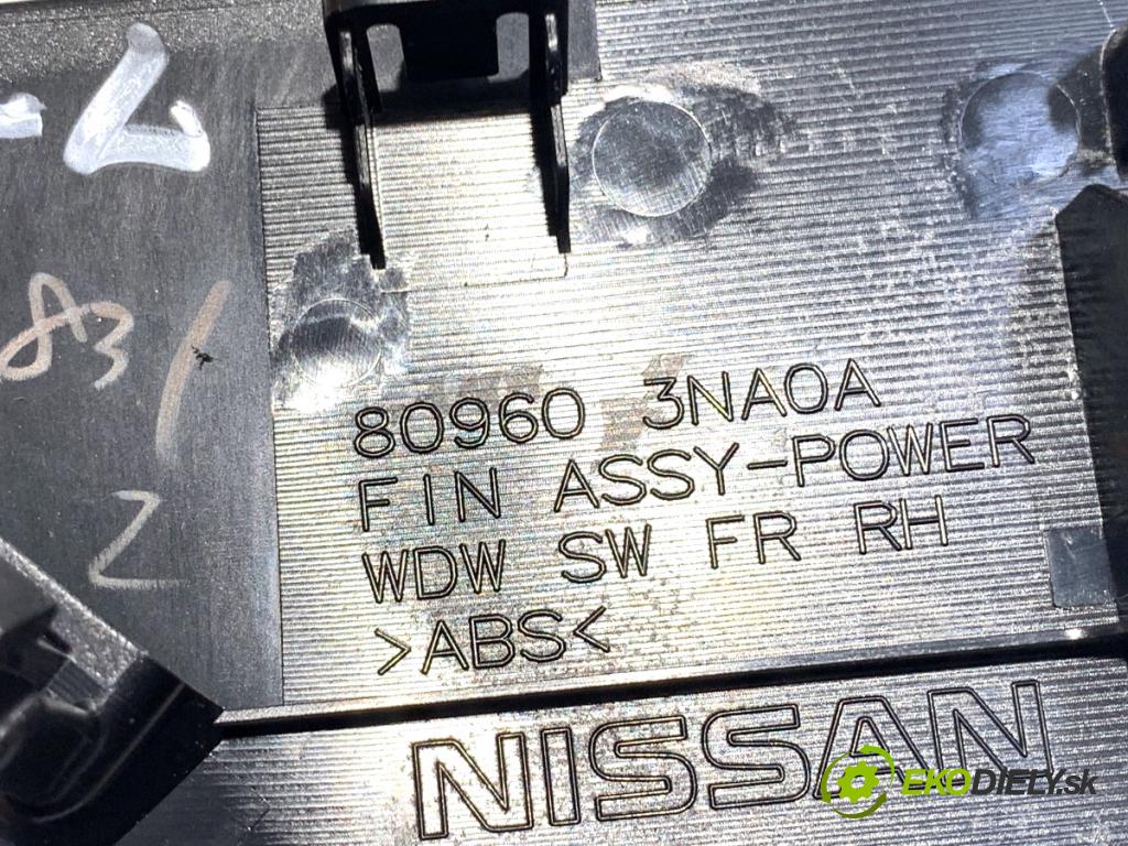 NISSAN LEAF ZE0 liftback 2013 80 kW Electric  lišty kryt 682603NA0A 809603NA0A (Lišta)