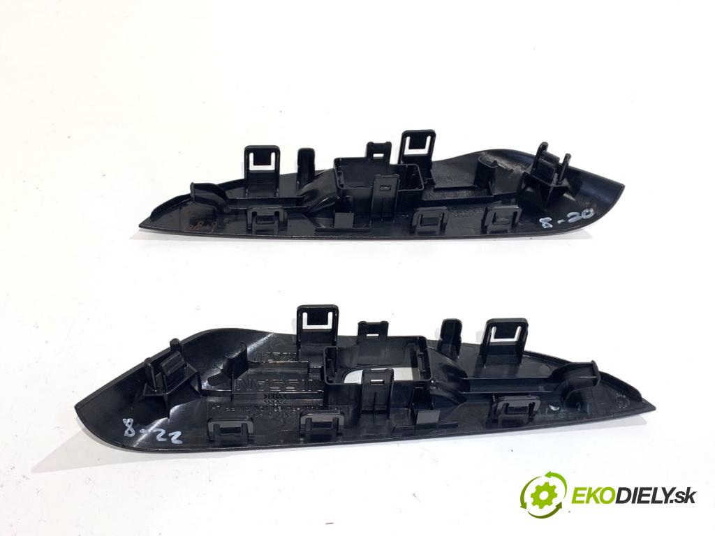 NISSAN LEAF ZE0 liftback 2013 80 kW Electric  lišty kryt 682603NA0A 809603NA0A (Lišta)