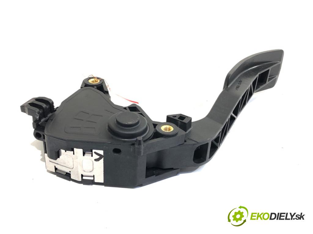 NISSAN LEAF ZE0 liftback 2013 80 kW Electric  Potenciometer plynu 180021KM0B (Potenciometer plynového pedálu)