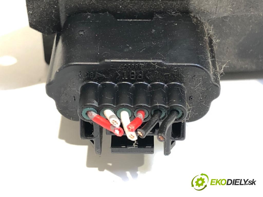 NISSAN LEAF ZE0 liftback 2013 80 kW Electric  Potenciometer plynu 180021KM0B (Potenciometer plynového pedálu)