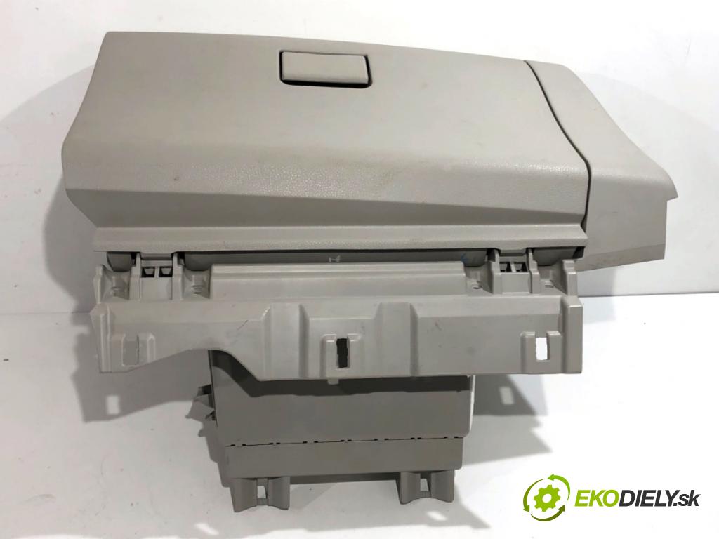 NISSAN LEAF ZE0 liftback 2013 80 kW Electric  Priehradka, kastlík spolujazdca  (Priehradka (kastlík))