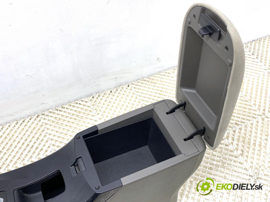 NISSAN LEAF ZE0 liftback 2013 80 kW Electric  Tunel středový  (Středový tunel)