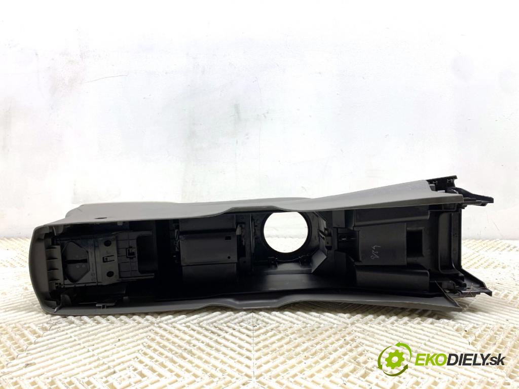 NISSAN LEAF ZE0 liftback 2013 80 kW Electric  Tunel středový  (Středový tunel)