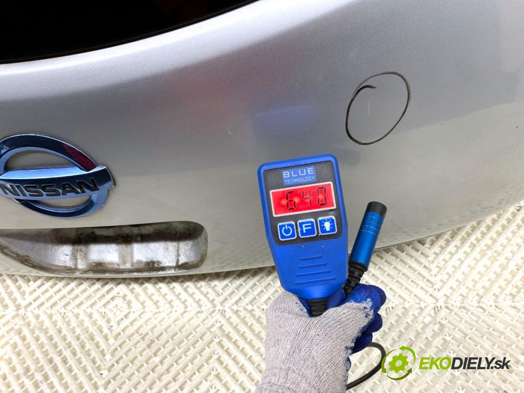 NISSAN LEAF ZE0 liftback 2013 80 kW Electric  kapota zad