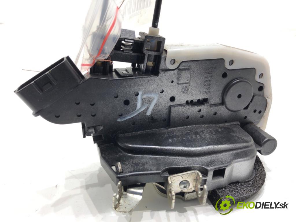 NISSAN LEAF ZE0 liftback 2013 80 kW Electric  zámok Dvere ľavy zad