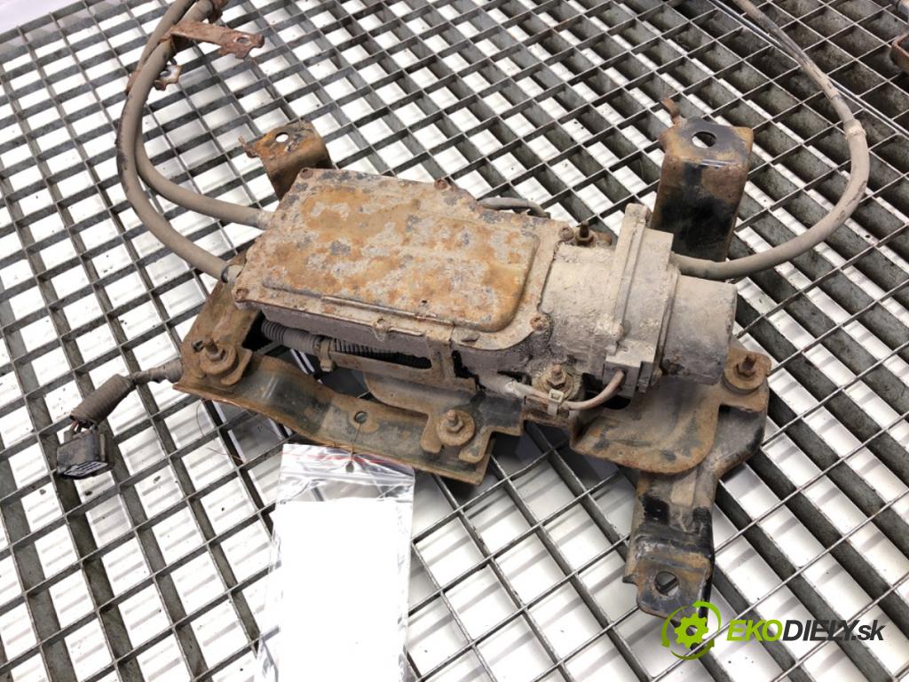 NISSAN LEAF ZE0 liftback 2013 80 kW Electric  BRZDA: ručný elektrický  (Ručná brzda)