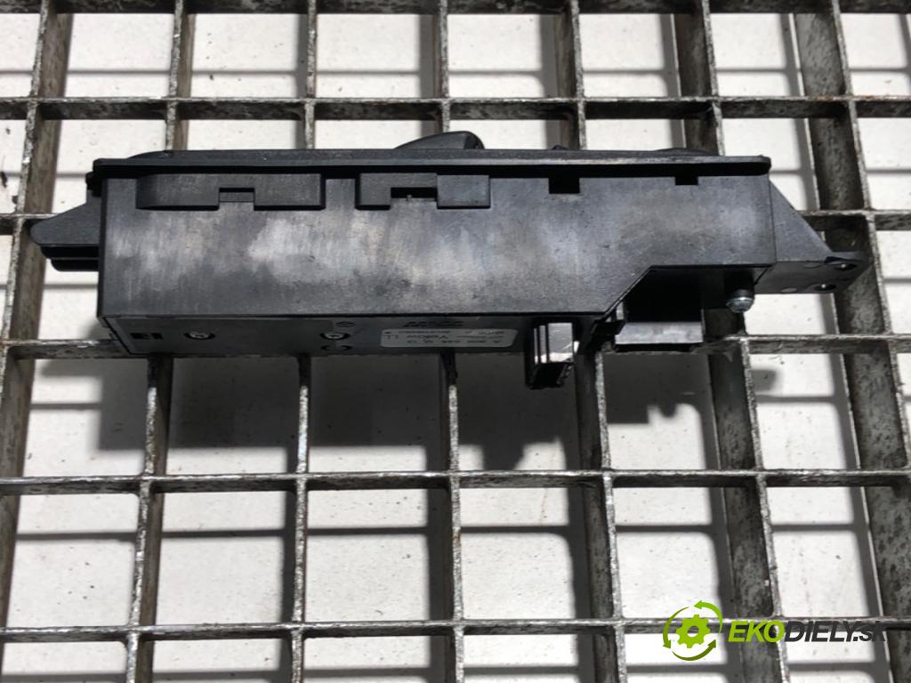 MERCEDES-BENZ W906 Skrzynia 2011 120 kW 216 CDI (906.611, 906.613) 2143 Prepínač okien A9065451213 (Prepínacie páčky pod volantom)