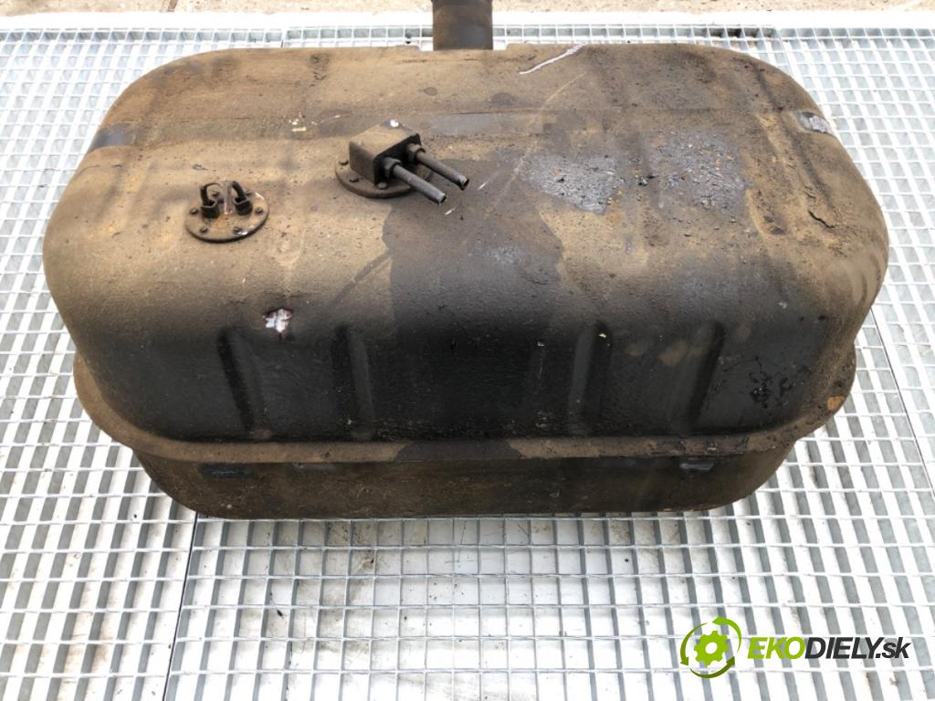 STAR   1989    nádržka paliva  (Palivová nádrž)