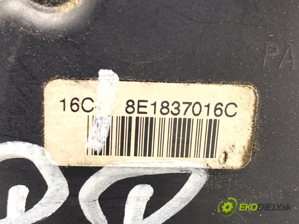AUDI A4 B6 Kombi 2003 132 kW 2.5 TDI quattro 2496 zámok dveře pravý přední část 8E1837016C