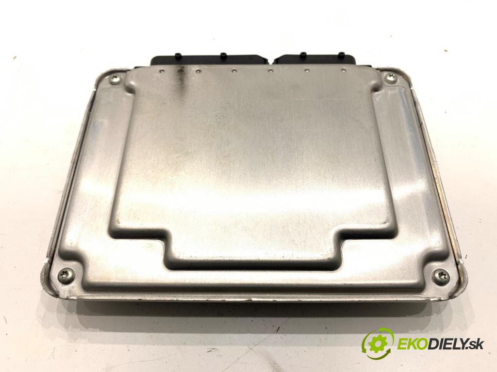 AUDI A4 B6 Kombi 2003 132 kW 2.5 TDI quattro 2496 riadiaca jednotka Motor 8E0907401J (Riadiaca jednotka)