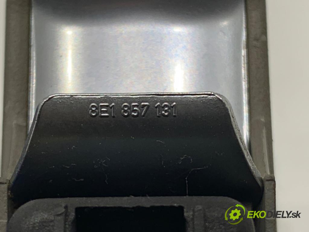AUDI A4 B6 Kombi 2003 132 kW 2.5 TDI quattro 2496 klika odkládací skříňka spolujezdce 8E1857131
