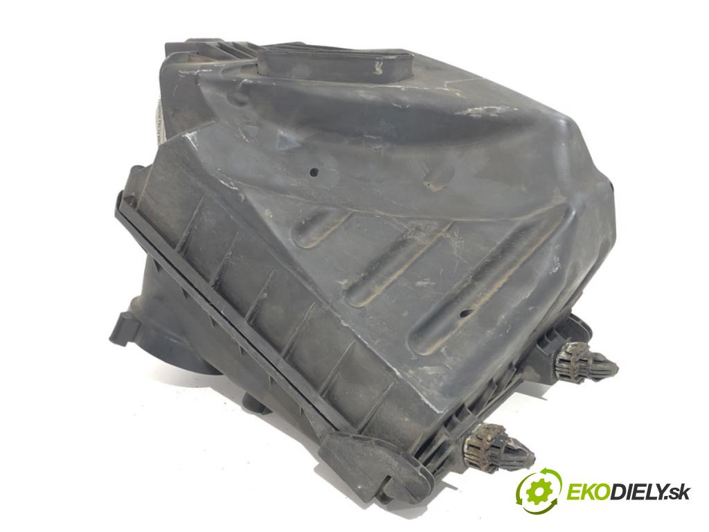 AUDI A4 B6 Kombi 2003 132 kW 2.5 TDI quattro 2496 Obal filtra vzduchu 06C133843 (Obal vzduchového filtra)