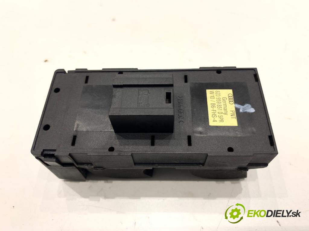 AUDI A4 B6 Kombi 2003 132 kW 2.5 TDI quattro 2496 Prepínač okien 8Z0959851D (Prepínacie páčky pod volantom)