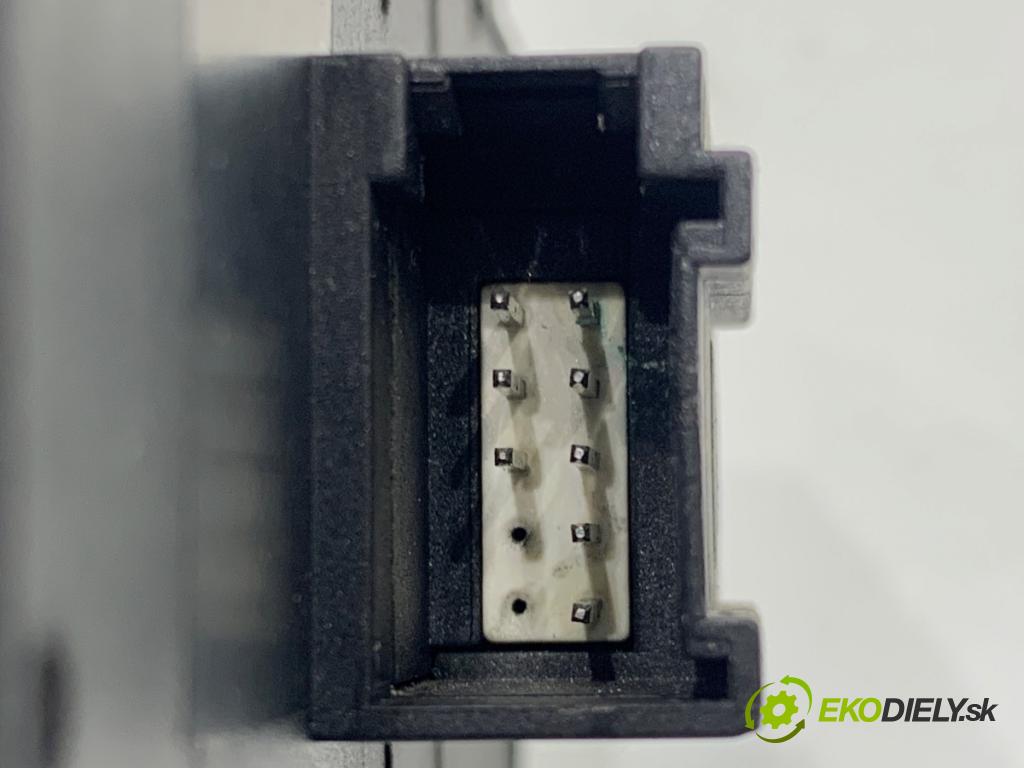 AUDI A4 B6 Kombi 2003 132 kW 2.5 TDI quattro 2496 Prepínač okien 8Z0959851D (Prepínacie páčky pod volantom)