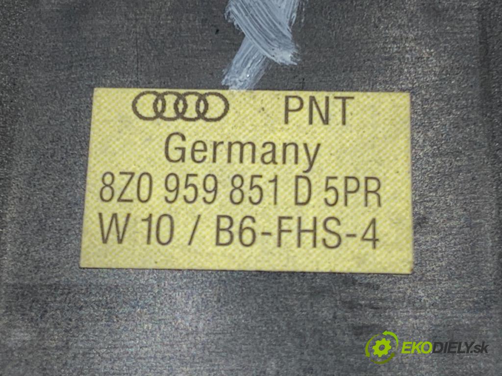 AUDI A4 B6 Kombi 2003 132 kW 2.5 TDI quattro 2496 Prepínač okien 8Z0959851D (Prepínacie páčky pod volantom)