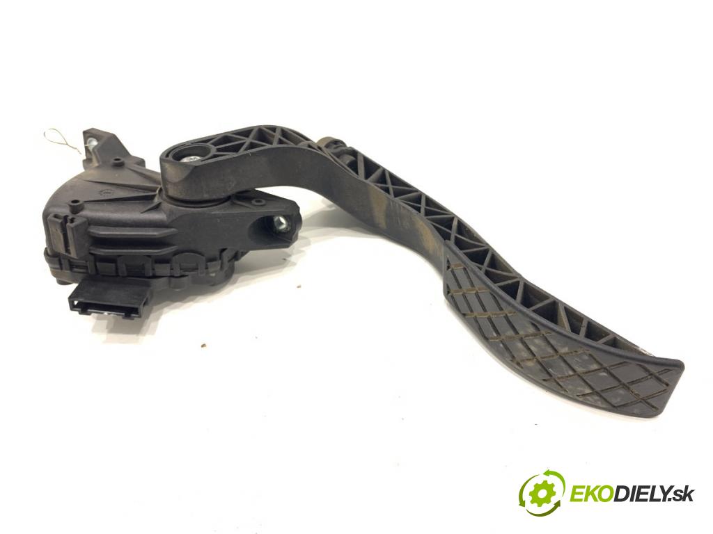 AUDI A4 B6 Kombi 2003 132 kW 2.5 TDI quattro 2496 Potenciometer plynu 8E1723523F (Potenciometer plynového pedálu)