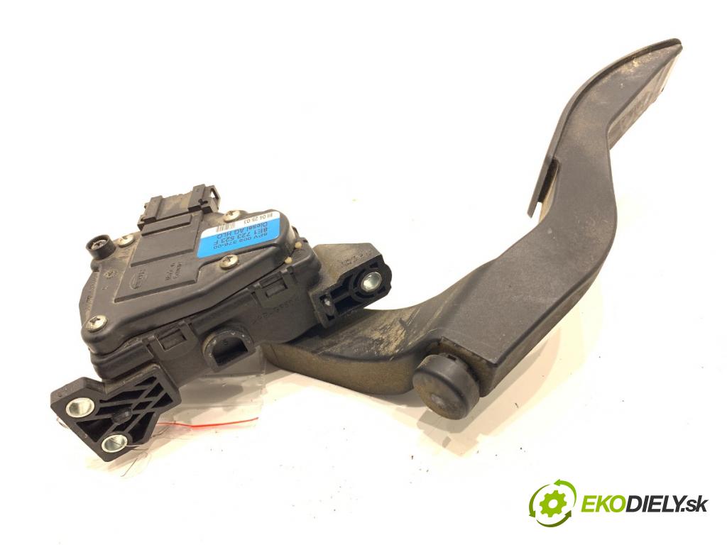 AUDI A4 B6 Kombi 2003 132 kW 2.5 TDI quattro 2496 Potenciometer plynu 8E1723523F (Potenciometer plynového pedálu)