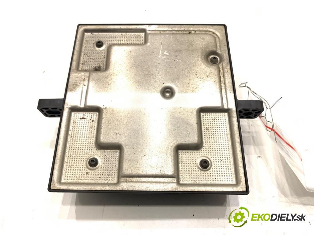 AUDI A4 B6 Kombi 2003 132 kW 2.5 TDI quattro 2496 Modul svetiel 8E0907279E (Riadiaca jednotka ostatné)