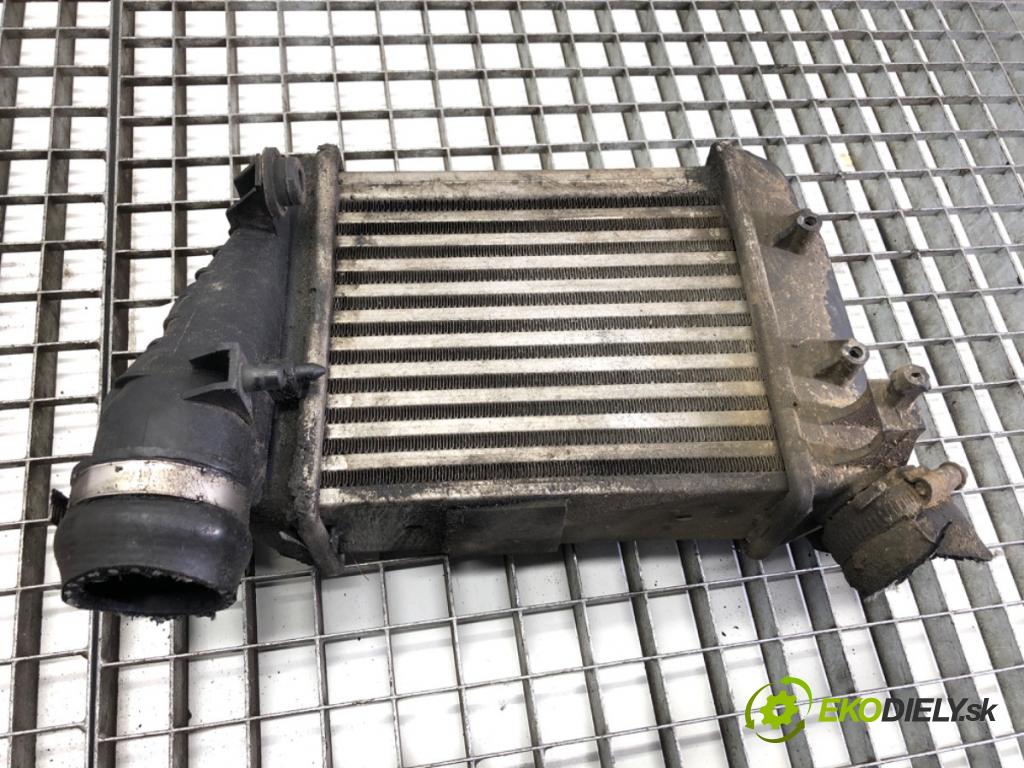 AUDI A4 B6 Kombi 2003 132 kW 2.5 TDI quattro 2496 intercooler pravý 8E0145806C (Intercooler (chladič stlačeného vzduchu))