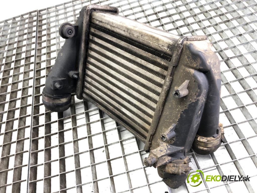 AUDI A4 B6 Kombi 2003 132 kW 2.5 TDI quattro 2496 intercooler pravý 8E0145806C (Intercooler (chladič stlačeného vzduchu))