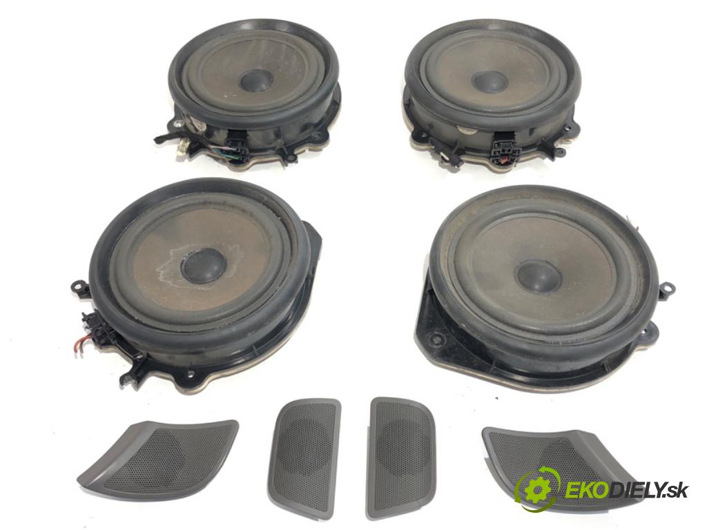AUDI A4 B6 Kombi 2003 132 kW 2.5 TDI quattro 2496 reproduktory 8E0035411 8E0035399