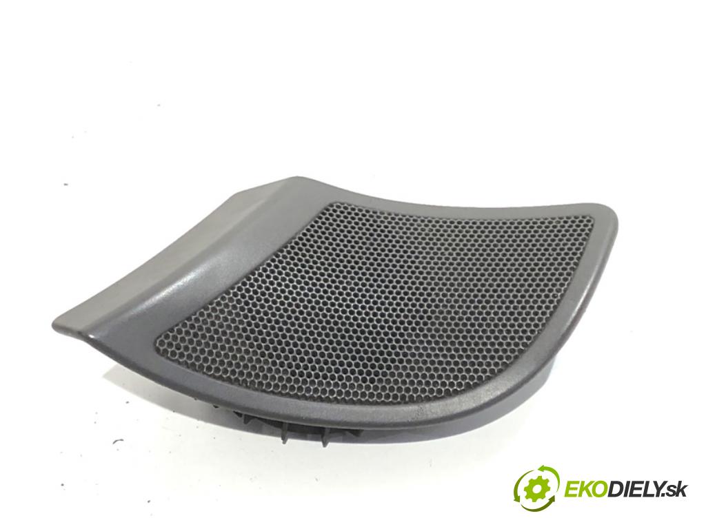 AUDI A4 B6 Kombi 2003 132 kW 2.5 TDI quattro 2496 reproduktory 8E0035411 8E0035399