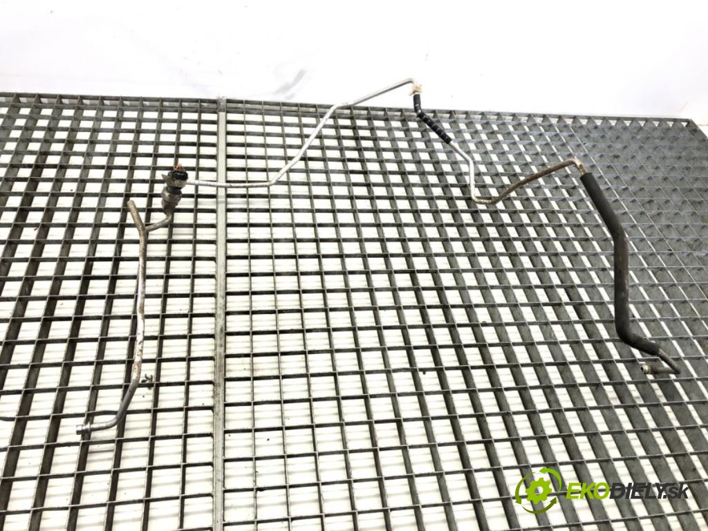 SUZUKI SWIFT III liftback 2007 68 kW 1.3 (RS 413) 1328 rúrka klimatizácie  (Rúrka klimatizácie)