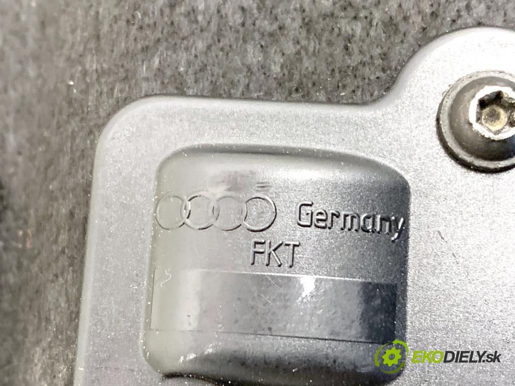 AUDI A3 8P liftback 2003 103 kW 2.0 TDI 1968 pláto zadní část