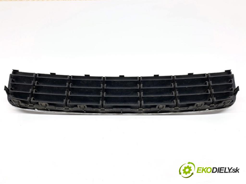 AUDI A3 8P liftback 2003 103 kW 2.0 TDI 1968 mří nárazníka přední část 8P3807647 (Přední mřížka (maska chladiče))