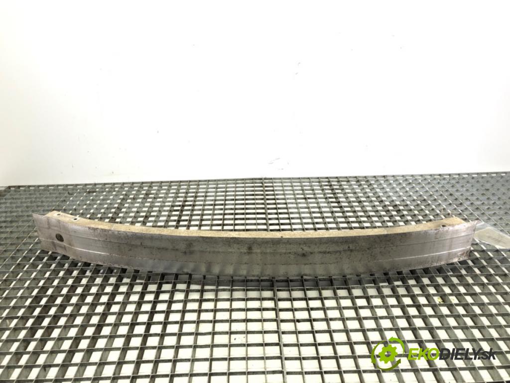 AUDI A3 8P liftback 2003 103 kW 2.0 TDI 1968 výztuha nárazníka přední část  (Přední výztuha)