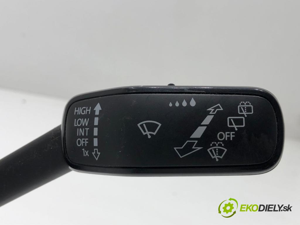 SKODA FABIA III Kombi 2018 55 kW 1.0 999 Prepínač kombinovaný 2Q0953521F (Prepínacie páčky pod volantom)