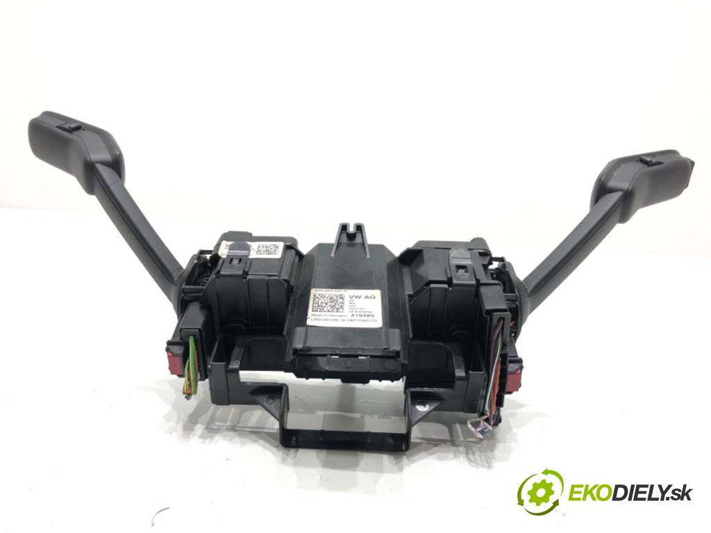 SKODA FABIA III Kombi 2018 55 kW 1.0 999 Prepínač kombinovaný 2Q0953521F (Prepínacie páčky pod volantom)