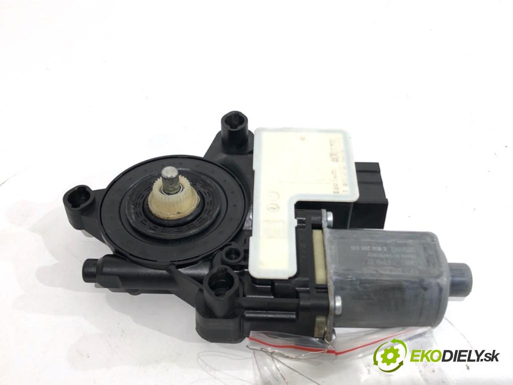 SKODA FABIA III Kombi 2018 55 kW 1.0 999 motor sťahovaní okna levý přední část 2Q2959881C