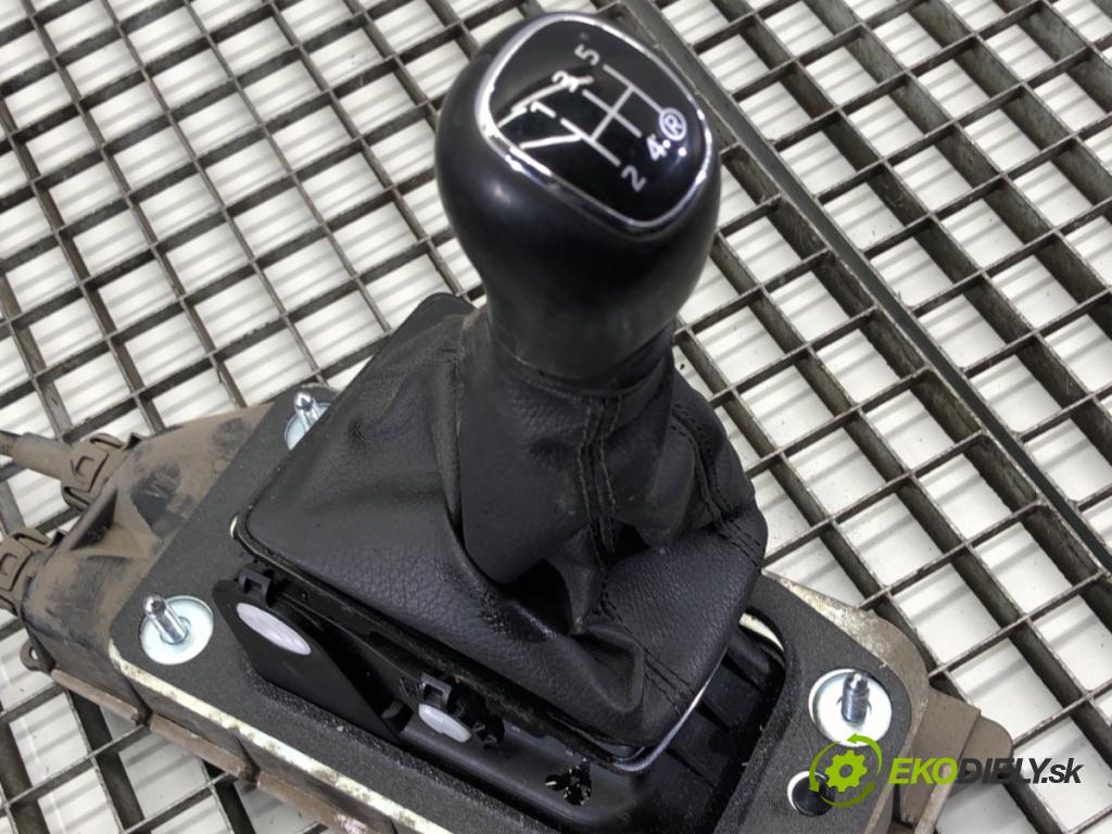 SKODA FABIA III Kombi 2018 55 kW 1.0 999 kulisa 6C0711049B (Řadicí páka (kulisa) )