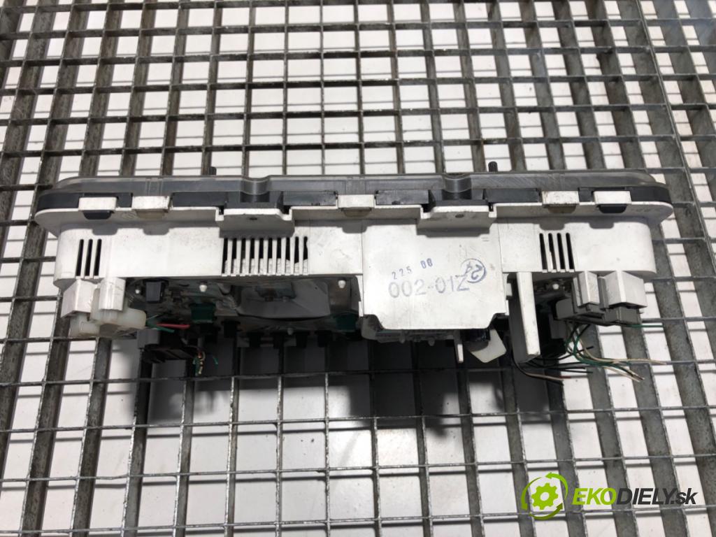 RENAULT MASTER II Autobus 2000 59 kW 2.5 D 2499 Prístrojovka  (Prístrojová doska)