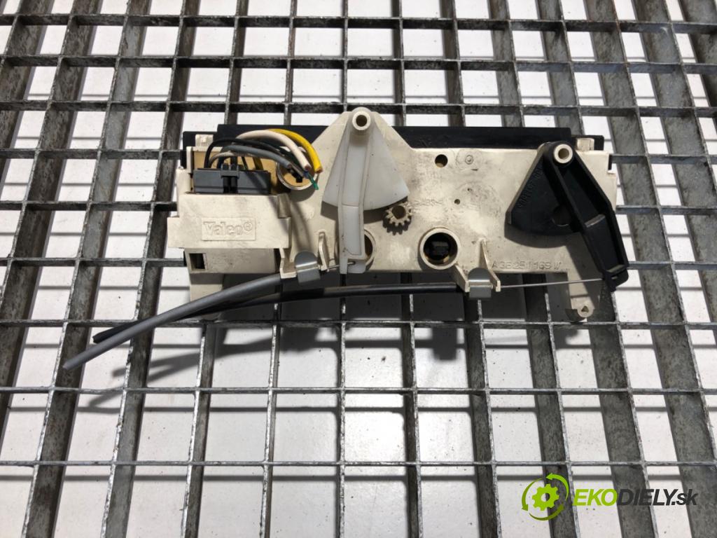 RENAULT MASTER II Autobus 2000 59 kW 2.5 D 2499 Panel ovládania kúrenia 133761F (Prepínacie páčky pod volantom)