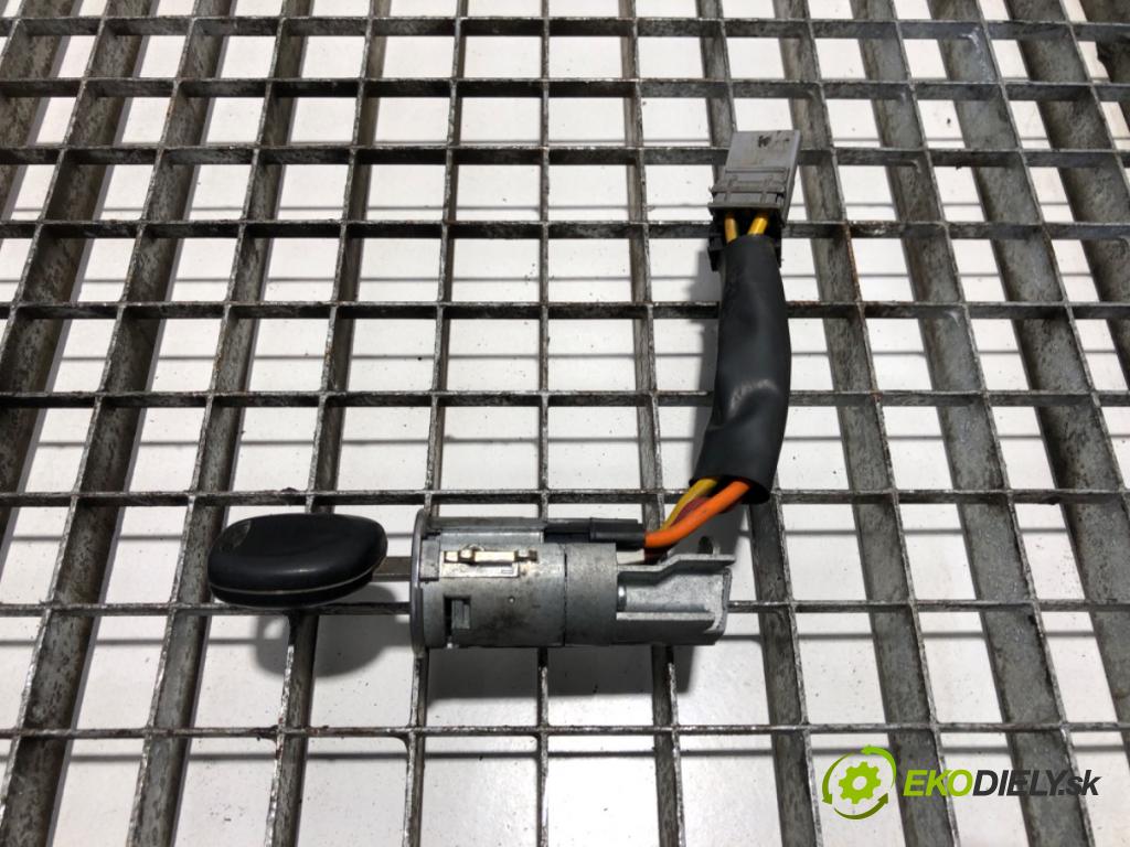 RENAULT MASTER II Autobus 2000 59 kW 2.5 D 2499 spinačka  (Spínacia skrinka)