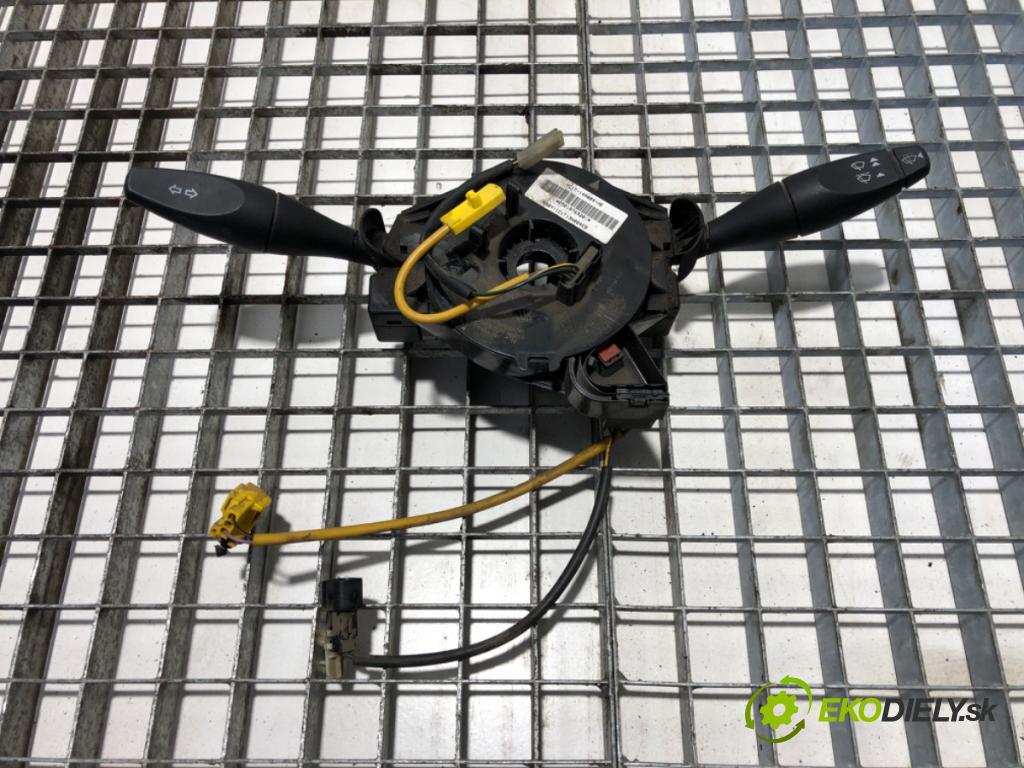 FORD TRANSIT IV Skrzynia 2005 63 kW 2.0 DI (FAE_, FAF_, FAG_) 1998 Prepínač kombinovaný YC1T-14A664-AE (Prepínacie páčky pod volantom)