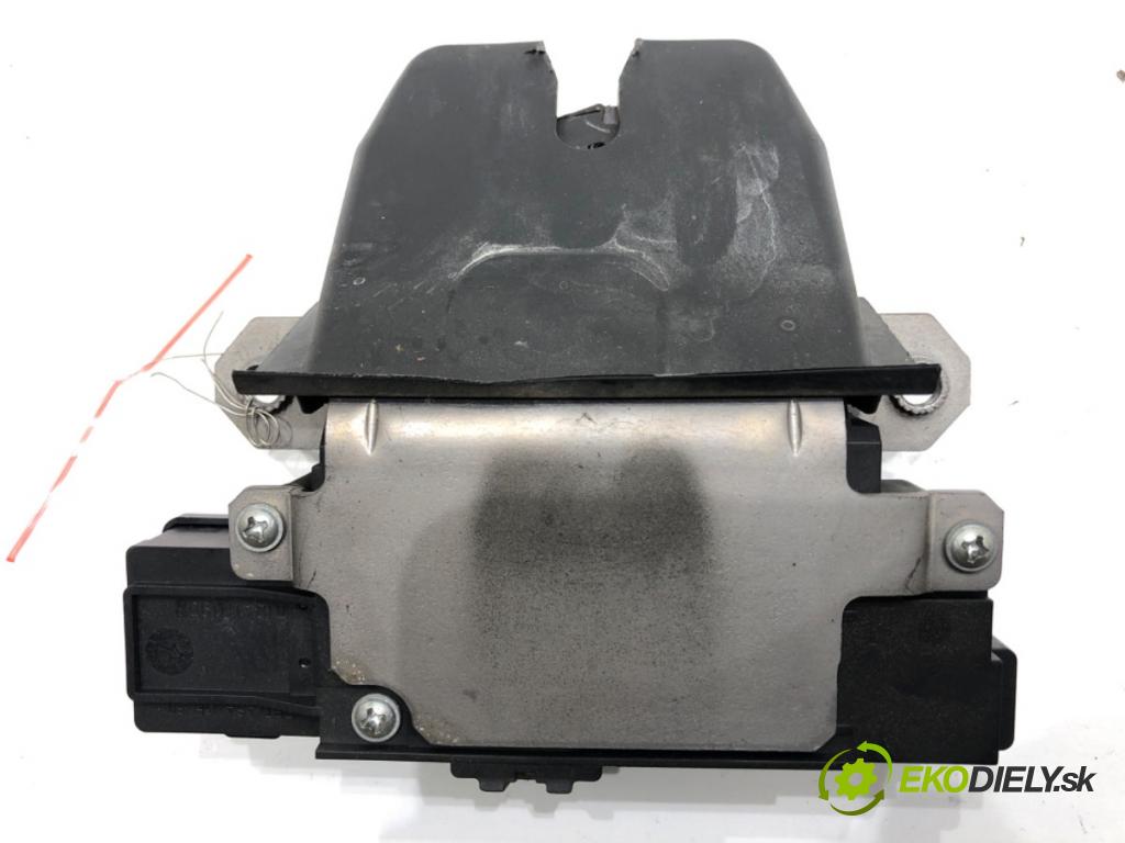 FORD MONDEO MK4 liftback 2007 92 kW 1.8 TDCi 1753 zámok dverí zad 3M51-R442A66-AR