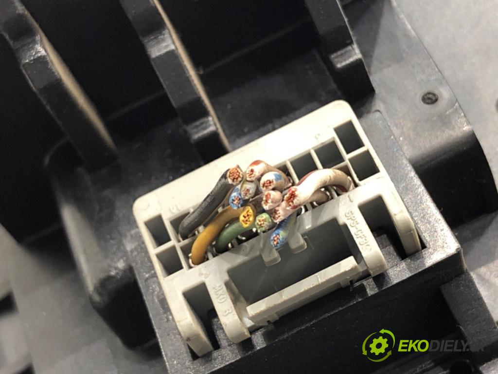 FORD MONDEO MK4 liftback 2007 92 kW 1.8 TDCi 1753 Prepínač kombinovaný 6G9T-13N064-DG (Prepínacie páčky pod volantom)