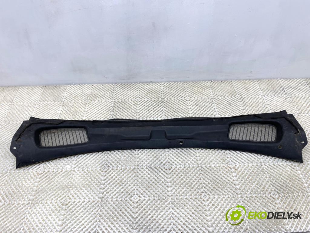 FORD MONDEO MK4 liftback 2007 92 kW 1.8 TDCi 1753 torpédo plast pod čelní okno  (Plast pod čelním sklem)