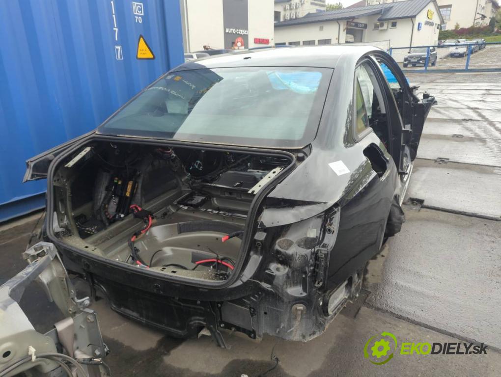 AUDI A4 B9 sedan 2024 110 kW 35 TFSI Mild Hybrid 1984 KAROSERIA ČTVRŤÁK blatník zadní část levý pravý práh střecha PODŁUŻNICA levý pravý