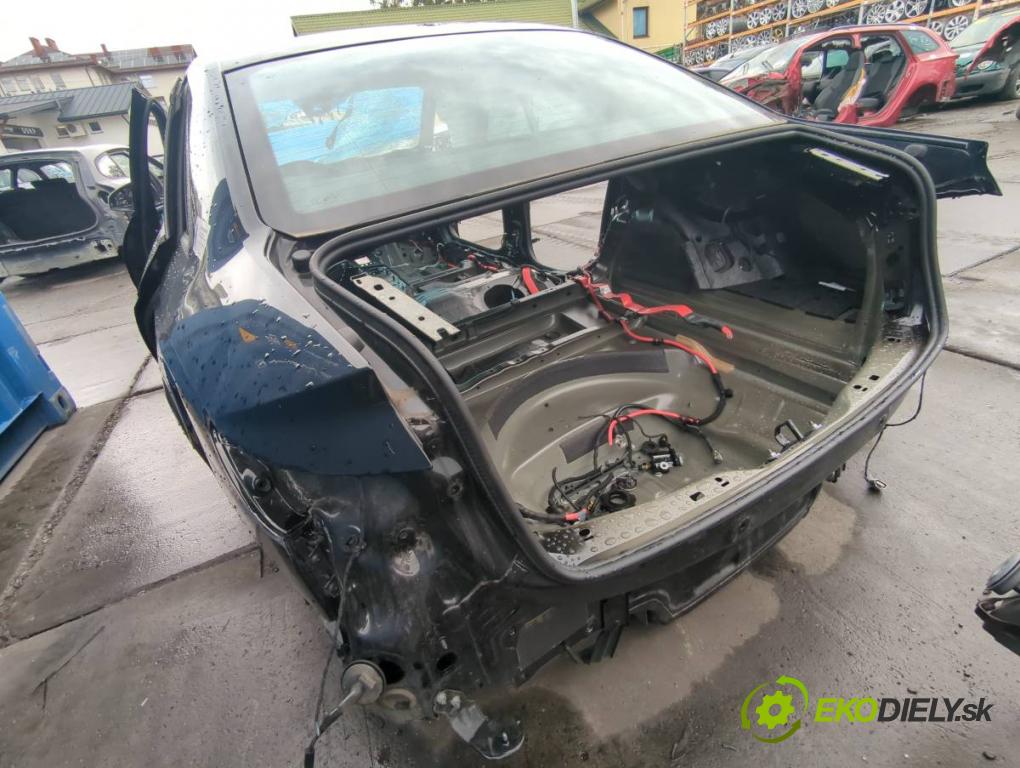 AUDI A4 B9 sedan 2024 110 kW 35 TFSI Mild Hybrid 1984 KAROSERIA ČTVRŤÁK blatník zadní část levý pravý práh střecha PODŁUŻNICA levý pravý