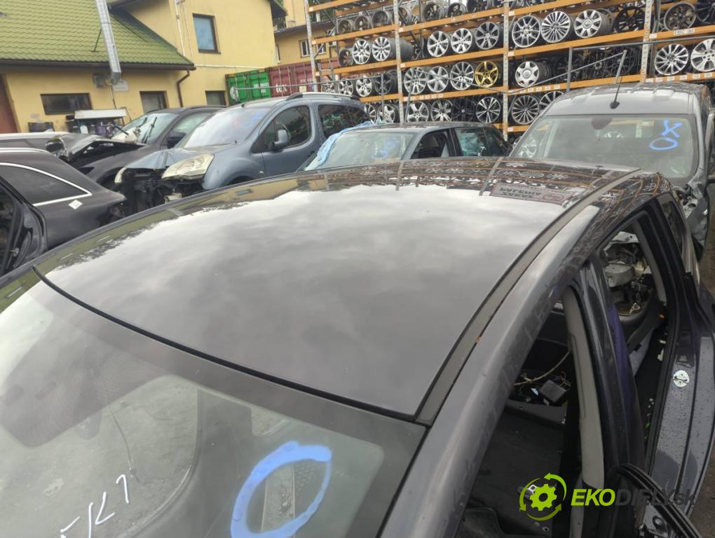 KIA VENGA liftback 2018 66 kW 1.4 CVVT 1396 KAROSERIA ČTVRŤÁK blatník zadní část levý pravý práh střecha PODŁUŻNICA levý pravý